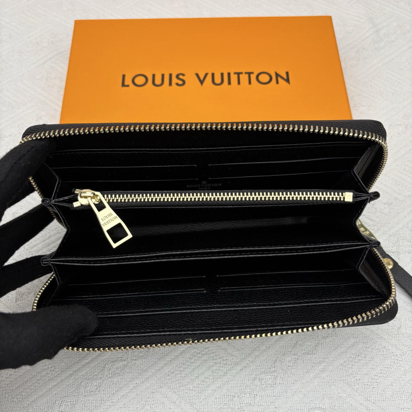 ルイ ヴィトン ( Louis Vuitton)  Crafty 長 財布 10x19.5cm