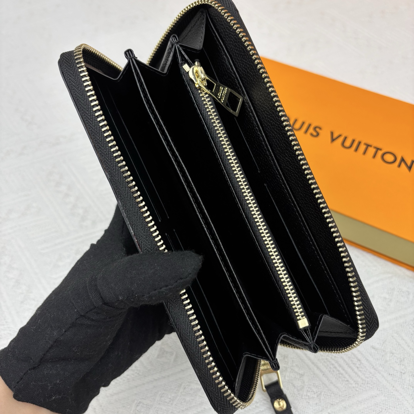ルイ ヴィトン ( Louis Vuitton)  Crafty 長 財布 10x19.5cm