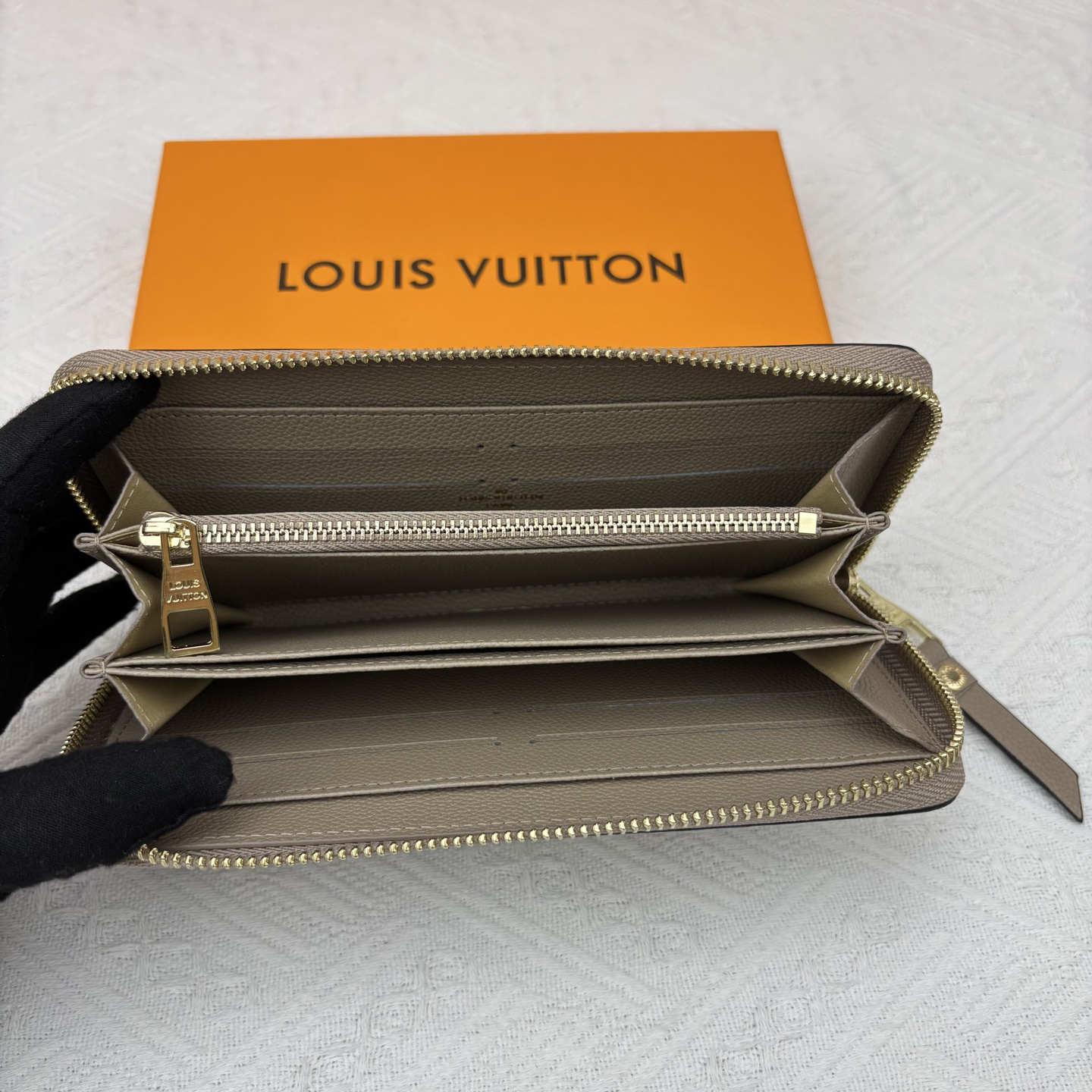 ルイ ヴィトン ( Louis Vuitton)  Crafty 長 財布 10x19.5cm
