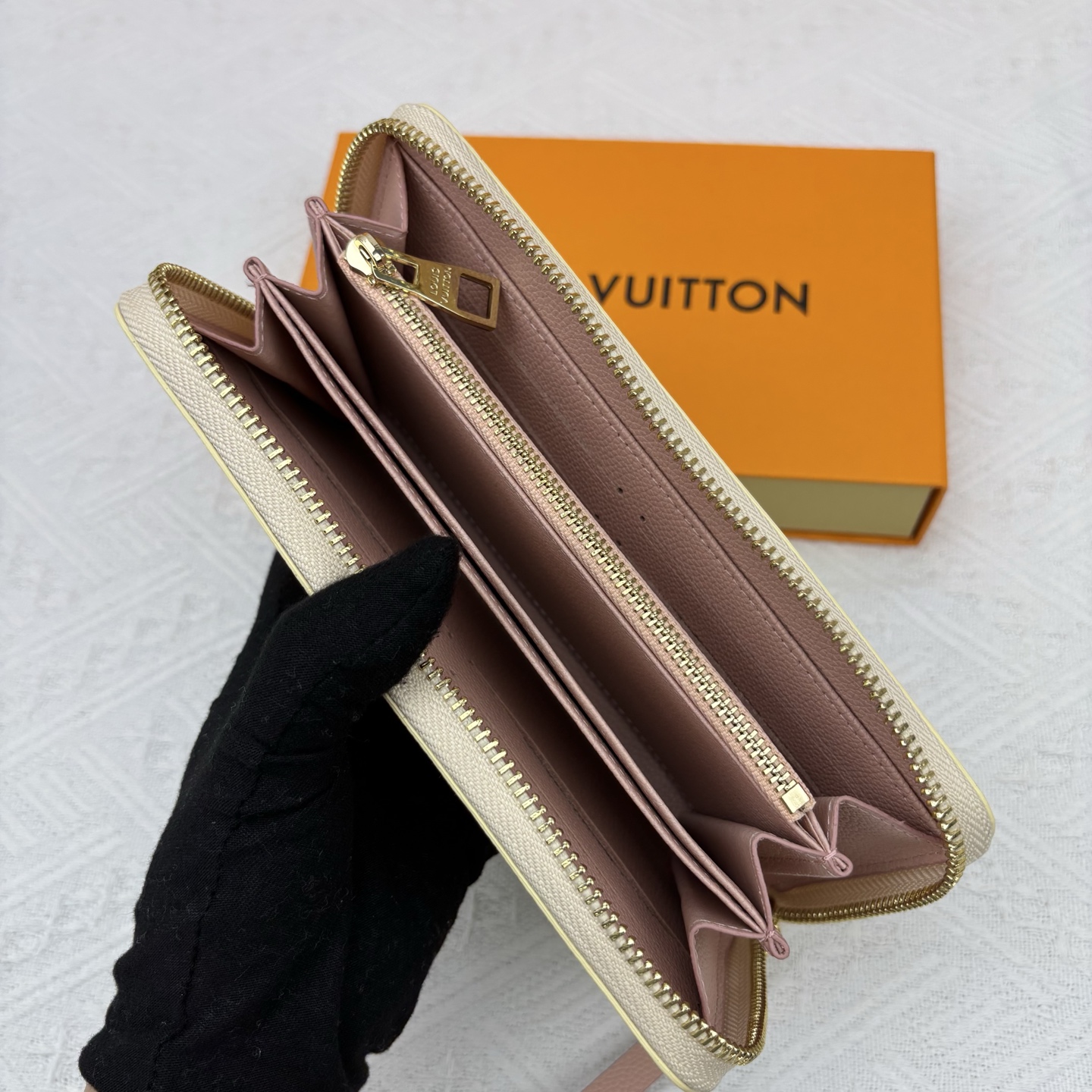 ルイ ヴィトン ( Louis Vuitton)  Crafty 長 財布 10x19.5cm