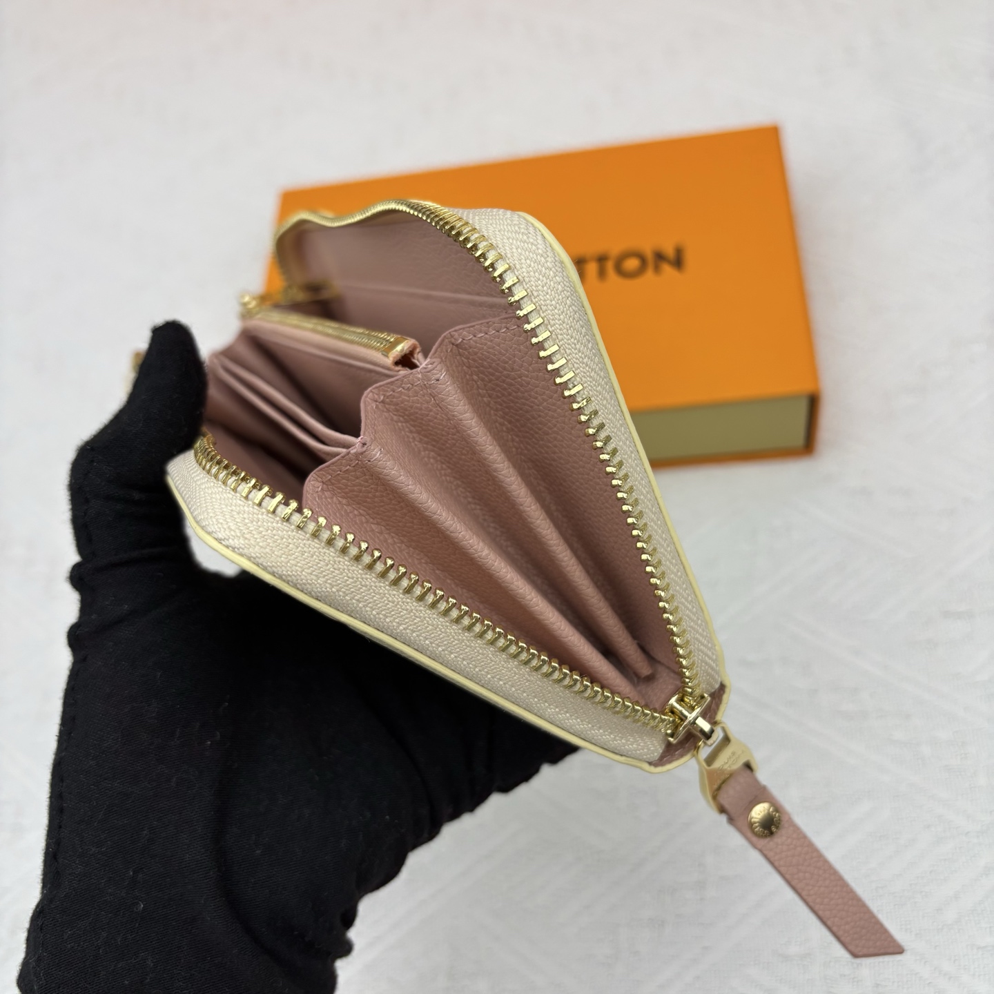 ルイ ヴィトン ( Louis Vuitton)  Crafty 長 財布 10x19.5cm