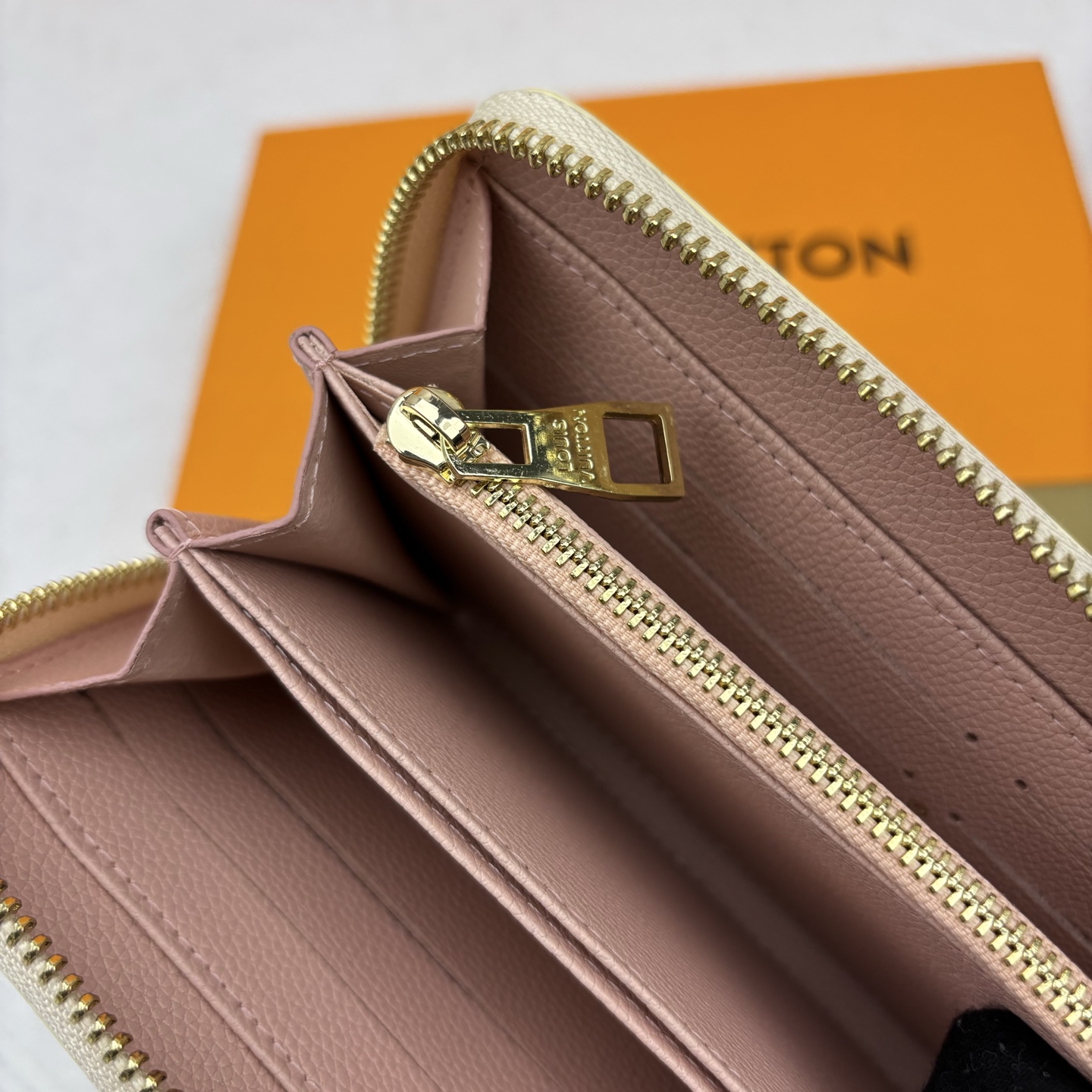 ルイ ヴィトン ( Louis Vuitton)  Crafty 長 財布 10x19.5cm