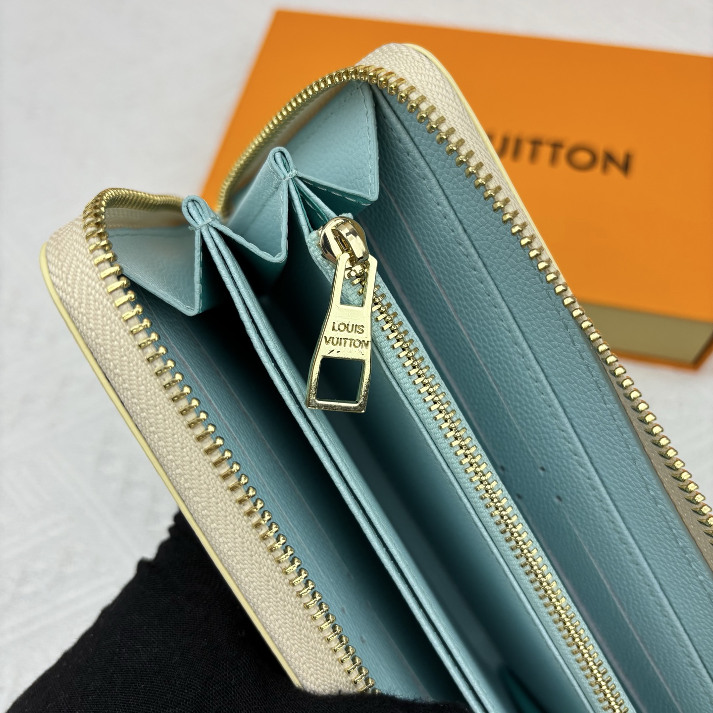 ルイ ヴィトン ( Louis Vuitton)  Crafty 長 財布 10x19.5cm