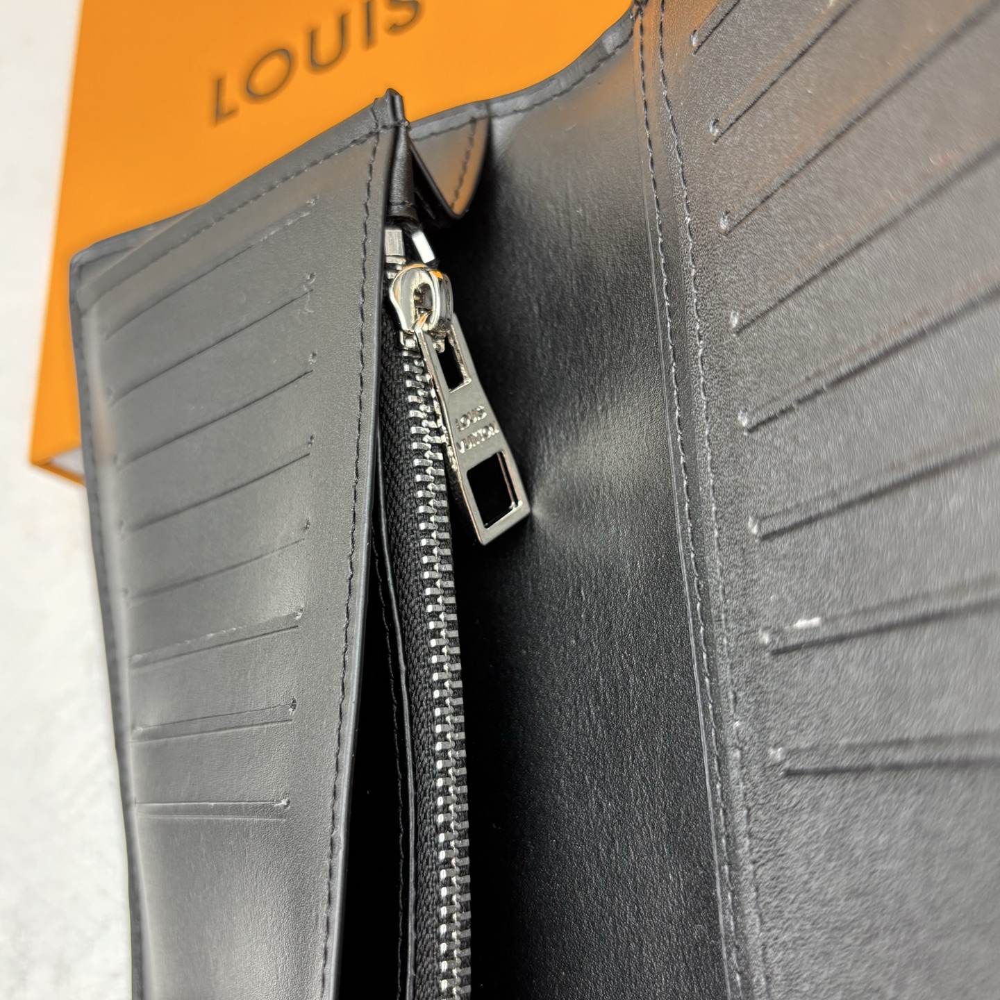 ルイ ヴィトン ( Louis Vuitton)  長 財布 黒 10x19cm