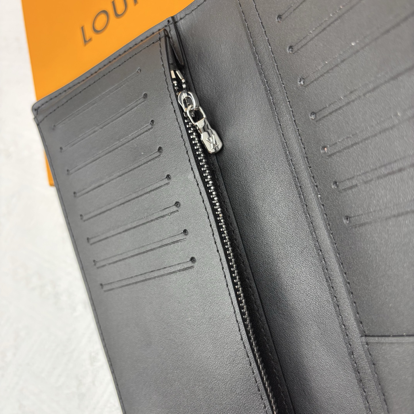 ルイ ヴィトン ( Louis Vuitton)  長 財布 黒 10x19cm