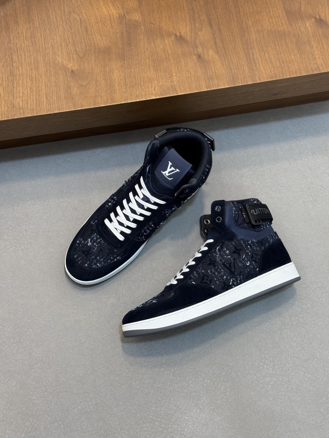 ルイ・ヴィトン(Louis Vuitton) スニーカー メンズ