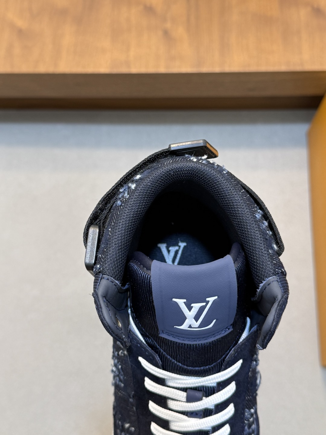 ルイ・ヴィトン(Louis Vuitton) スニーカー メンズ