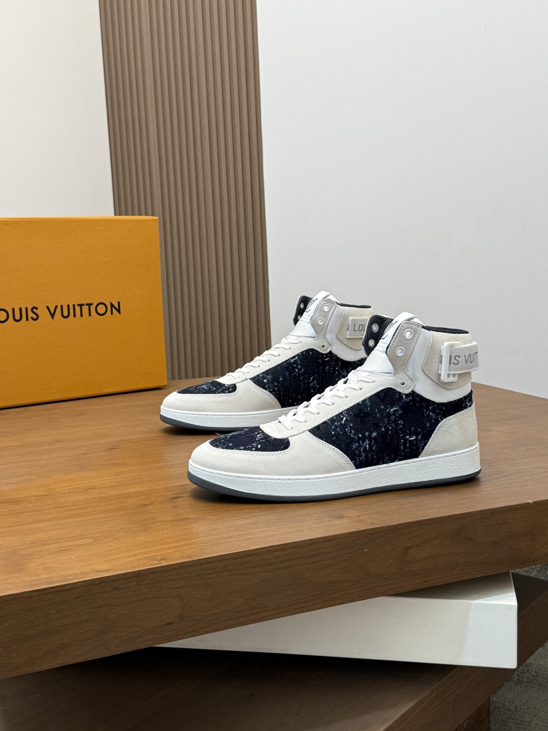ルイ・ヴィトン(Louis Vuitton) スニーカー メンズ