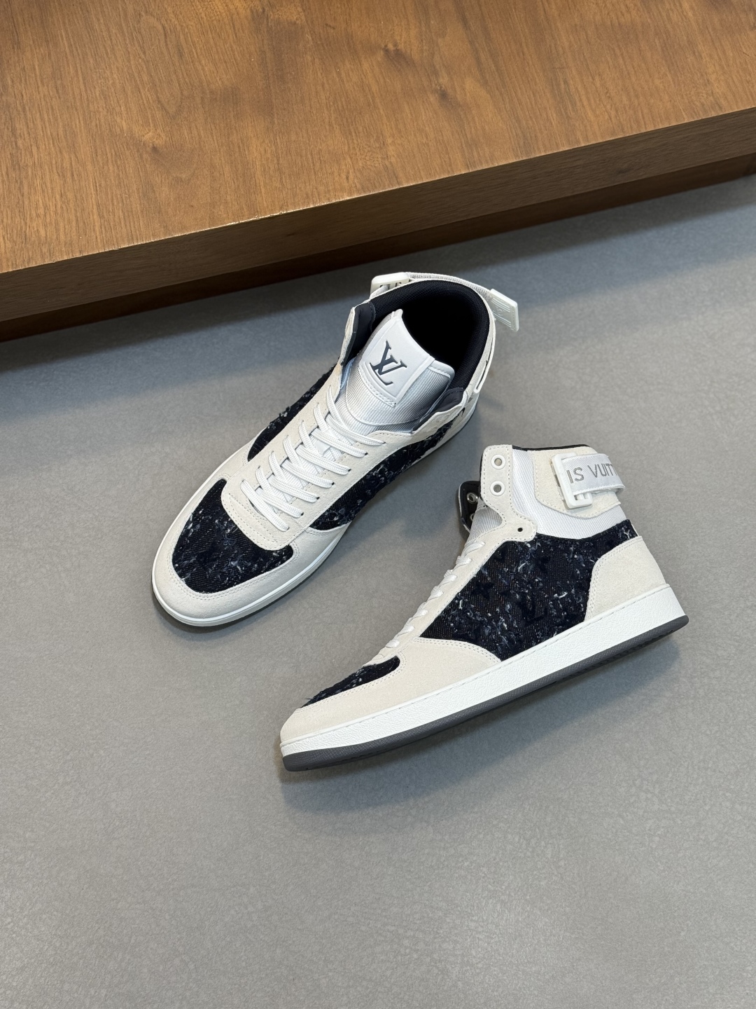 ルイ・ヴィトン(Louis Vuitton) スニーカー メンズ