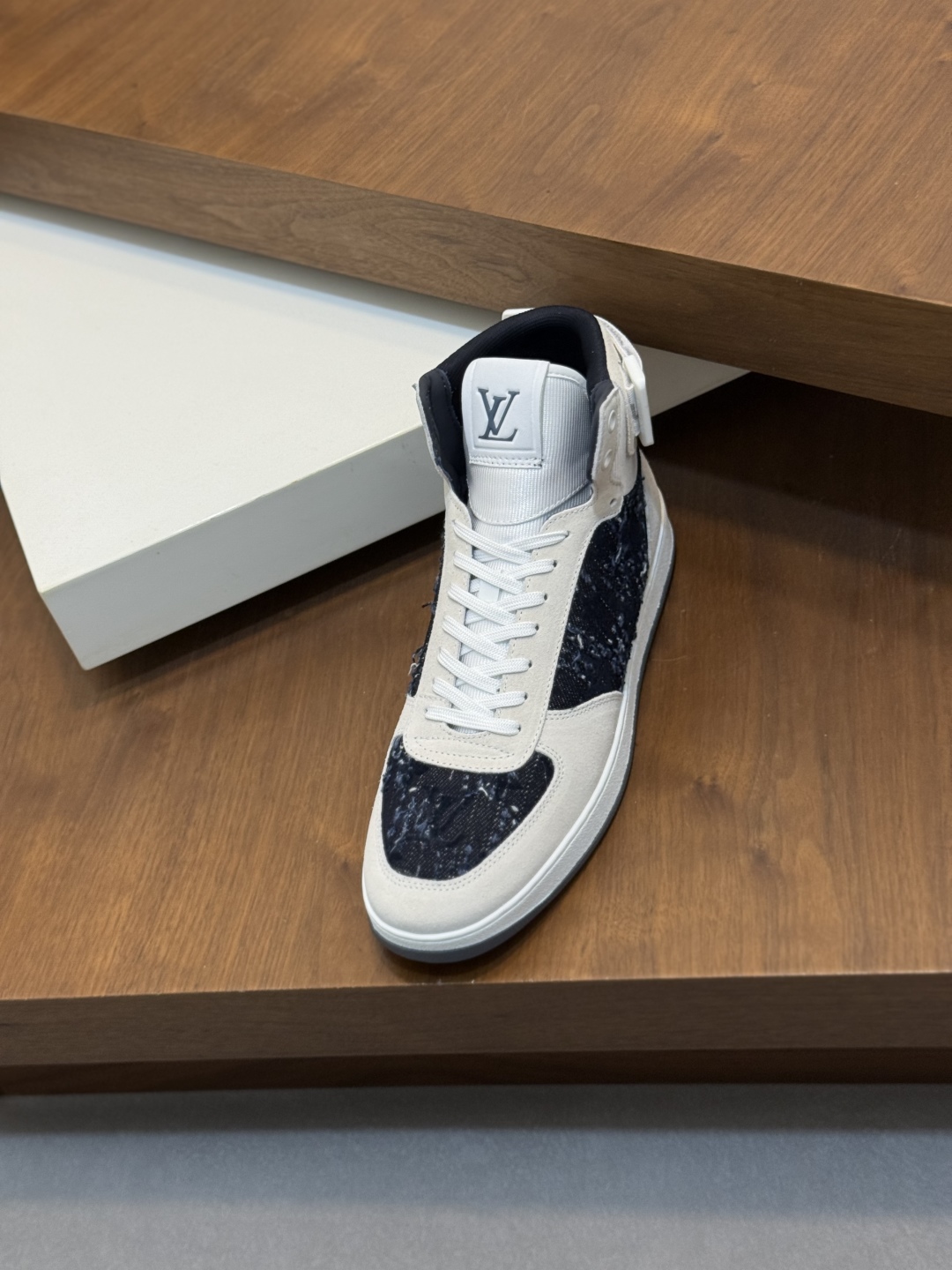 ルイ・ヴィトン(Louis Vuitton) スニーカー メンズ
