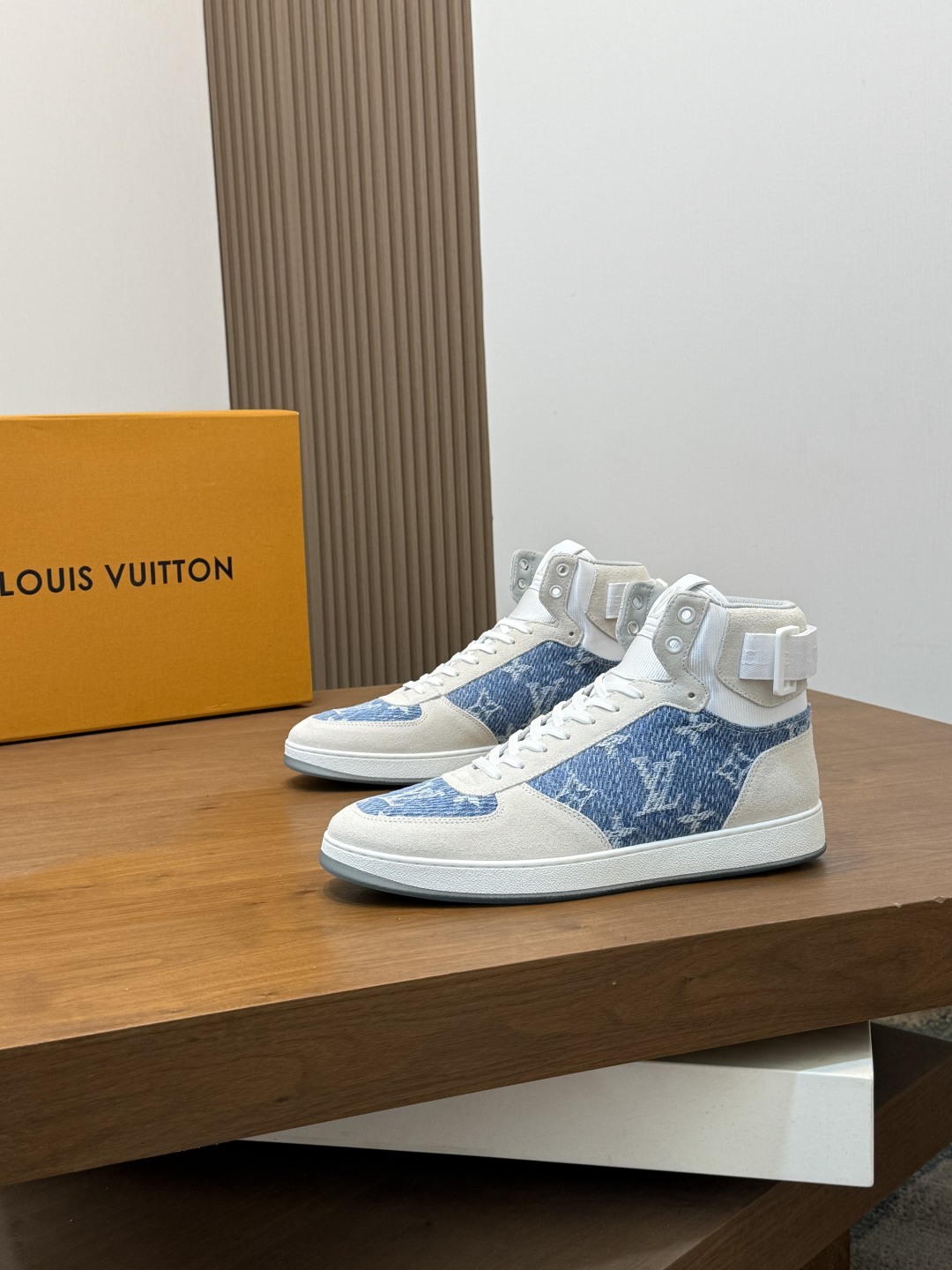ルイ・ヴィトン(Louis Vuitton) スニーカー メンズ