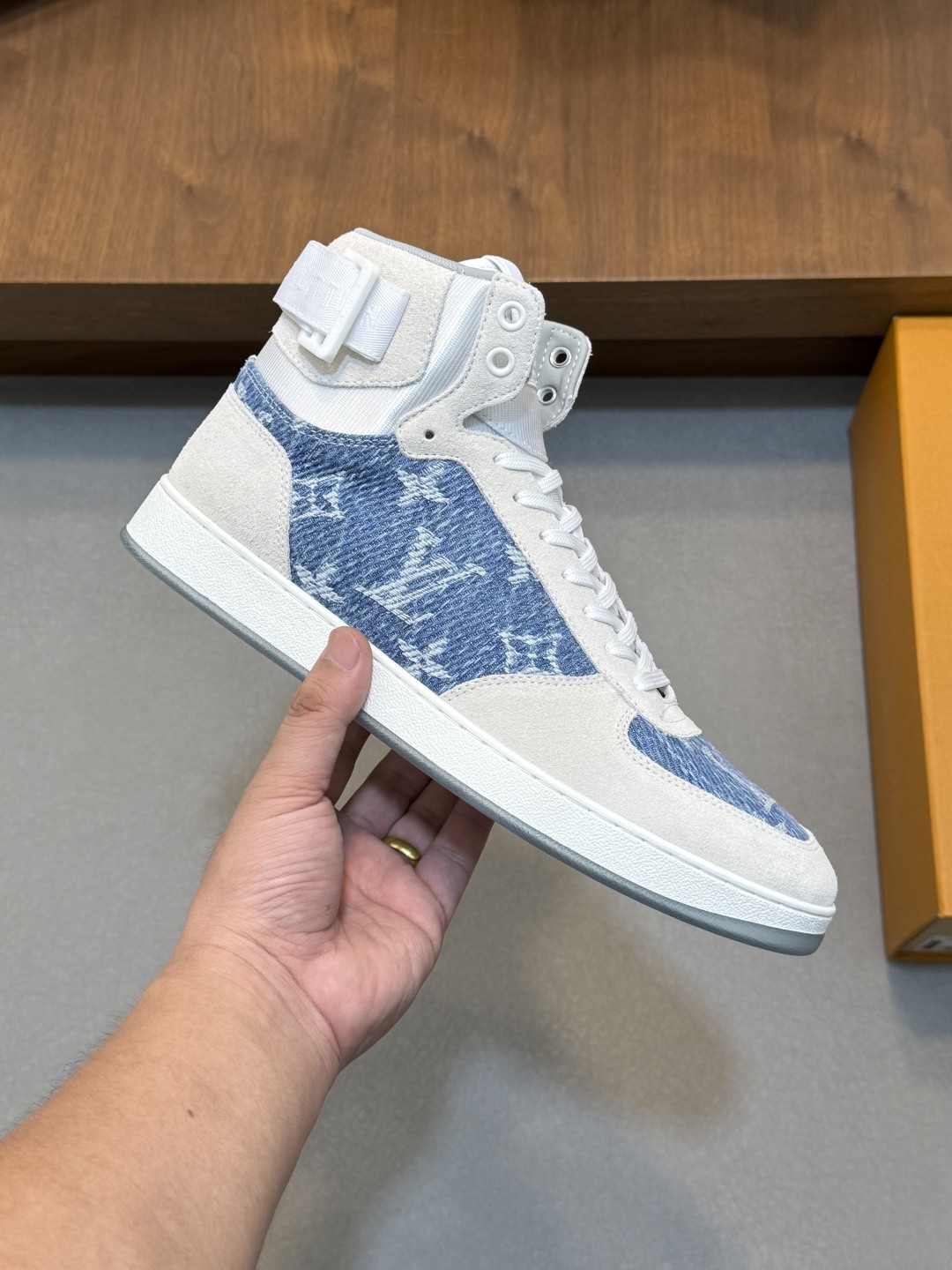 ルイ・ヴィトン(Louis Vuitton) スニーカー メンズ
