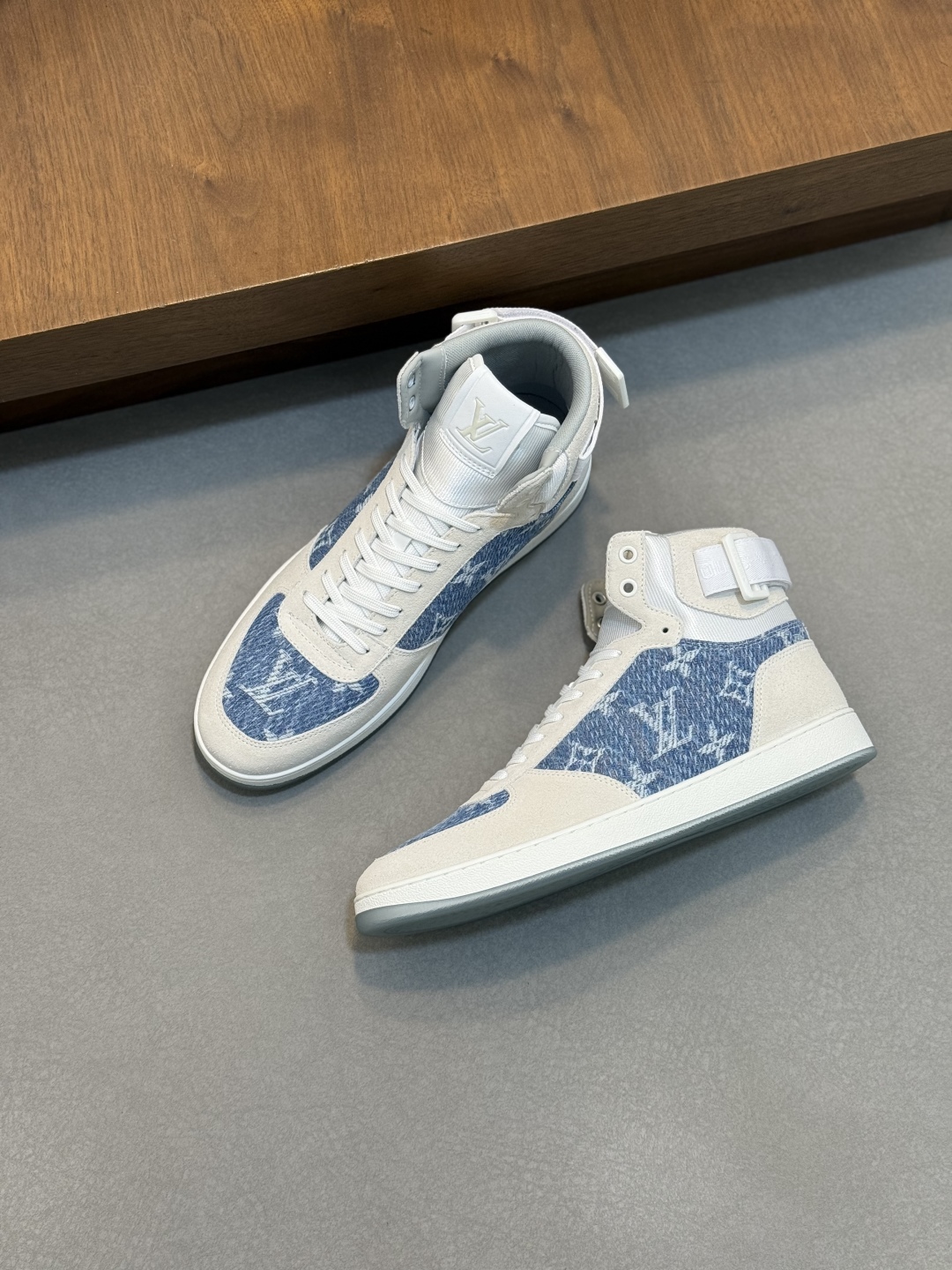 ルイ・ヴィトン(Louis Vuitton) スニーカー メンズ
