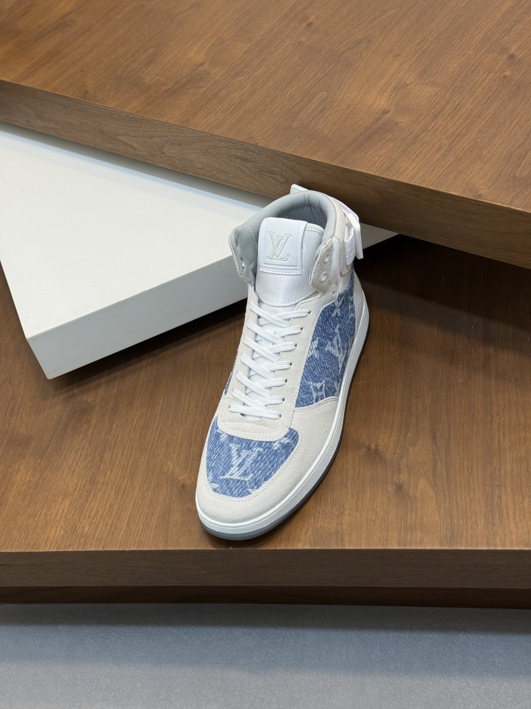 ルイ・ヴィトン(Louis Vuitton) スニーカー メンズ