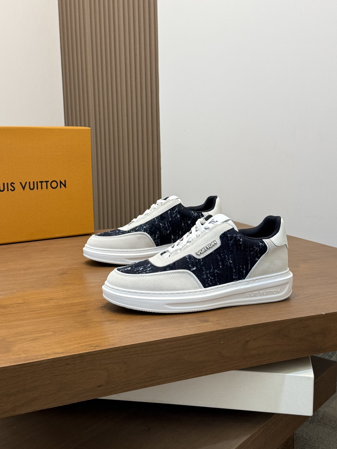 ルイ・ヴィトン(Louis Vuitton) スニーカー メンズ