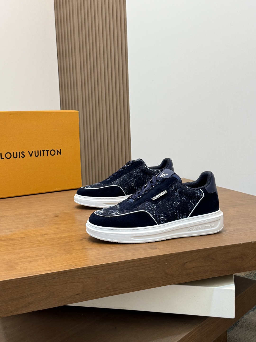 ルイ・ヴィトン(Louis Vuitton) スニーカー メンズ