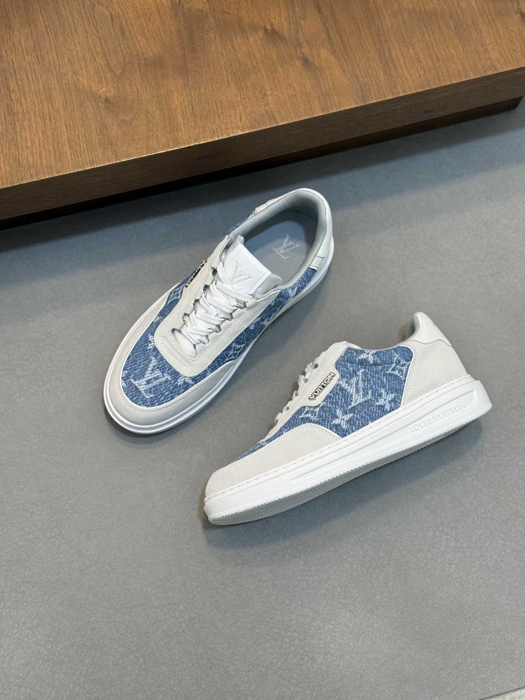 ルイ・ヴィトン(Louis Vuitton) スニーカー メンズ