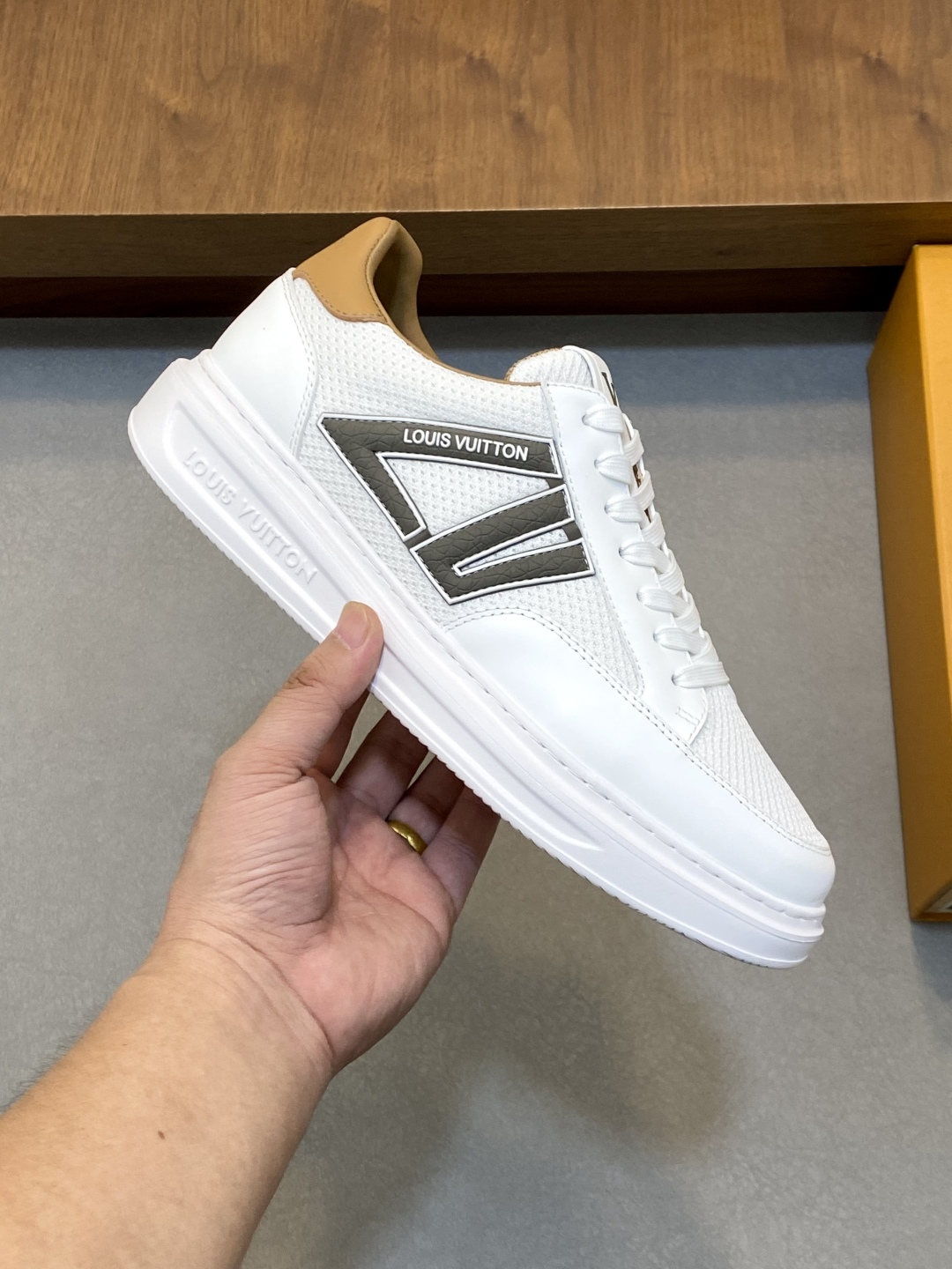 ルイ・ヴィトン(Louis Vuitton) スニーカー メンズ