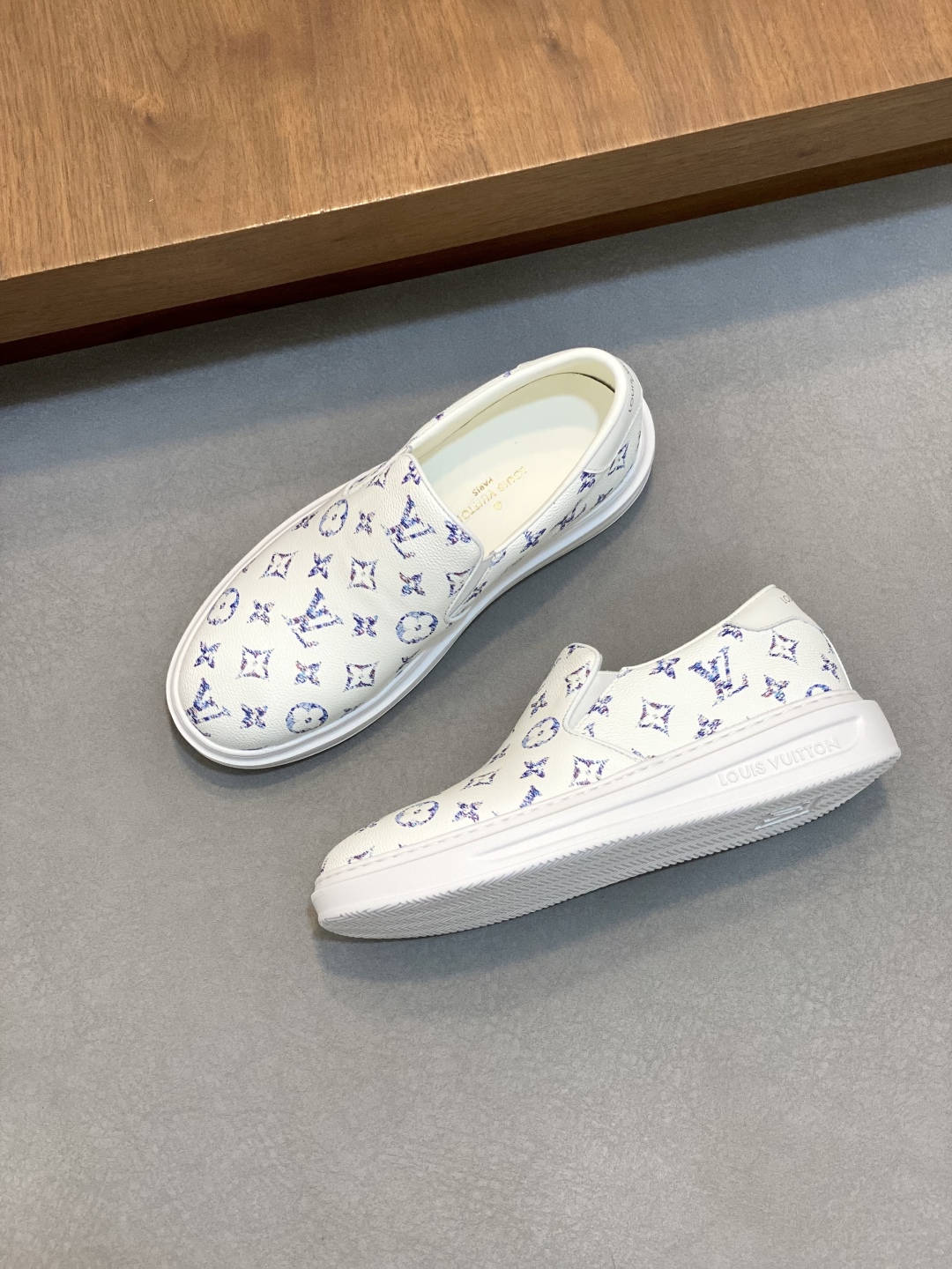 ルイ・ヴィトン(Louis Vuitton) スニーカー メンズ
