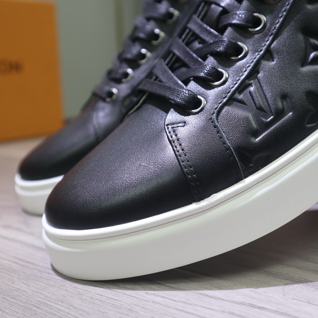 ルイ・ヴィトン(Louis Vuitton) スニーカー メンズ