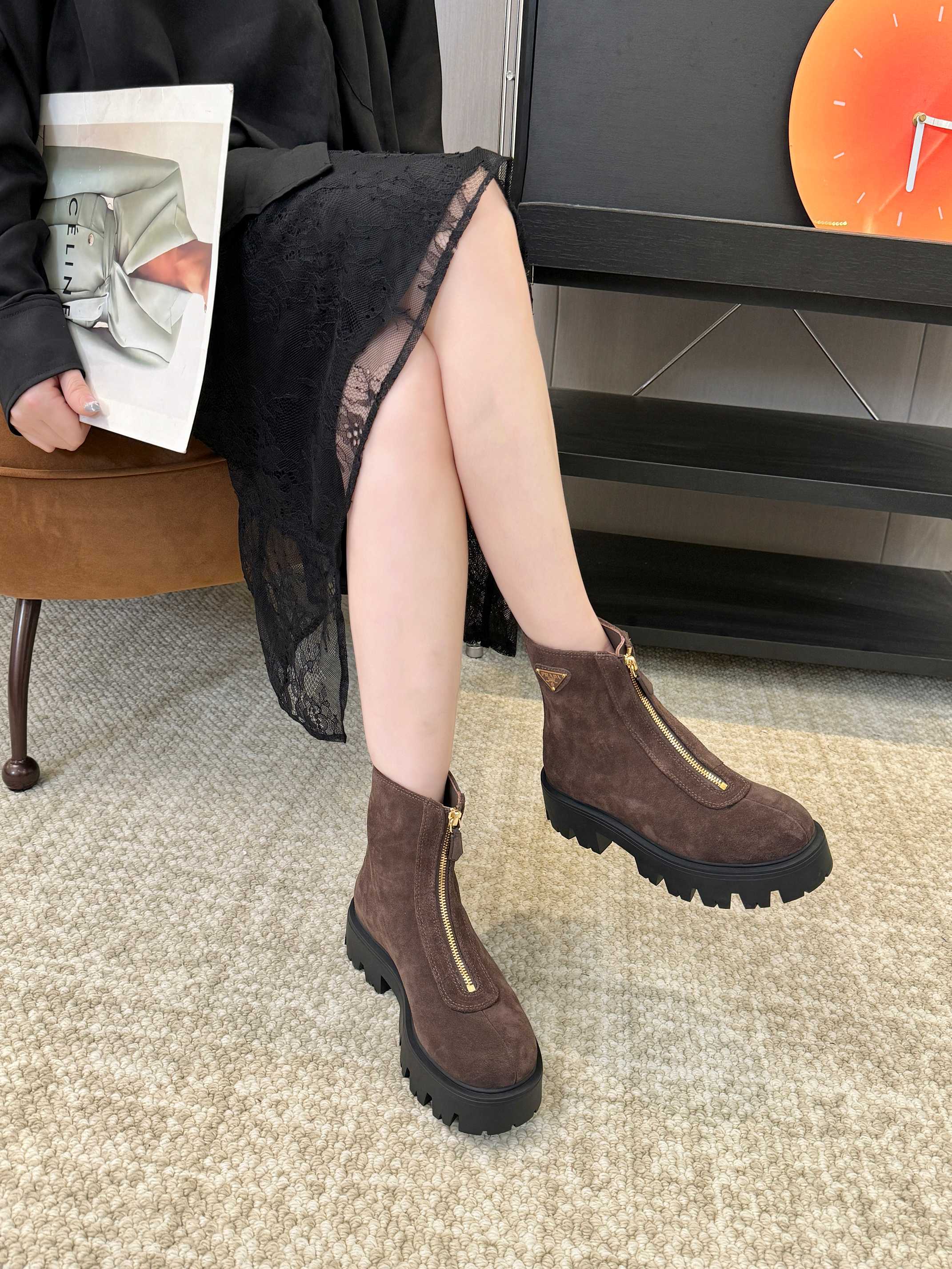 プラダ ( Prada)  レディース 靴  レザー