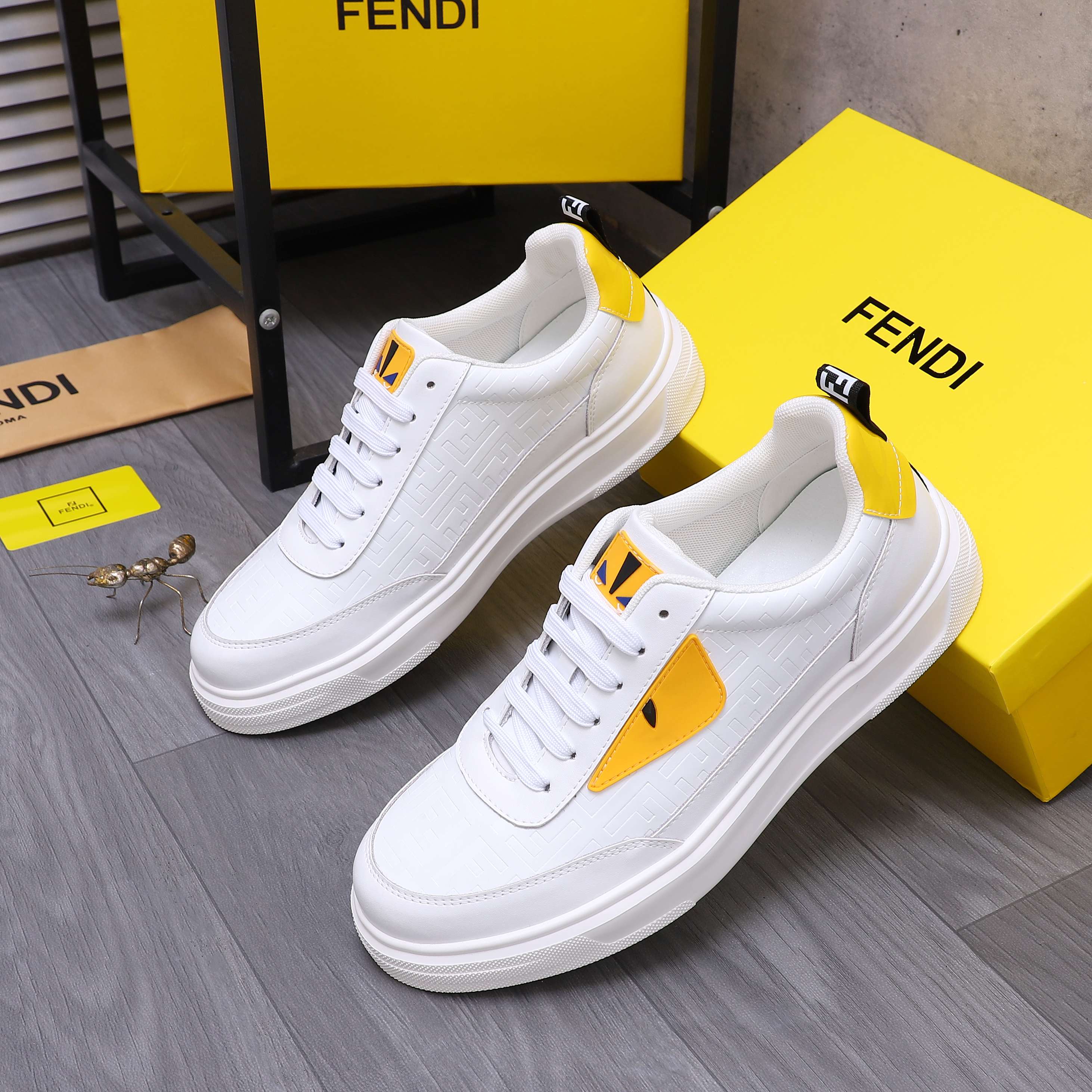 Fendi スニーカー メンズ