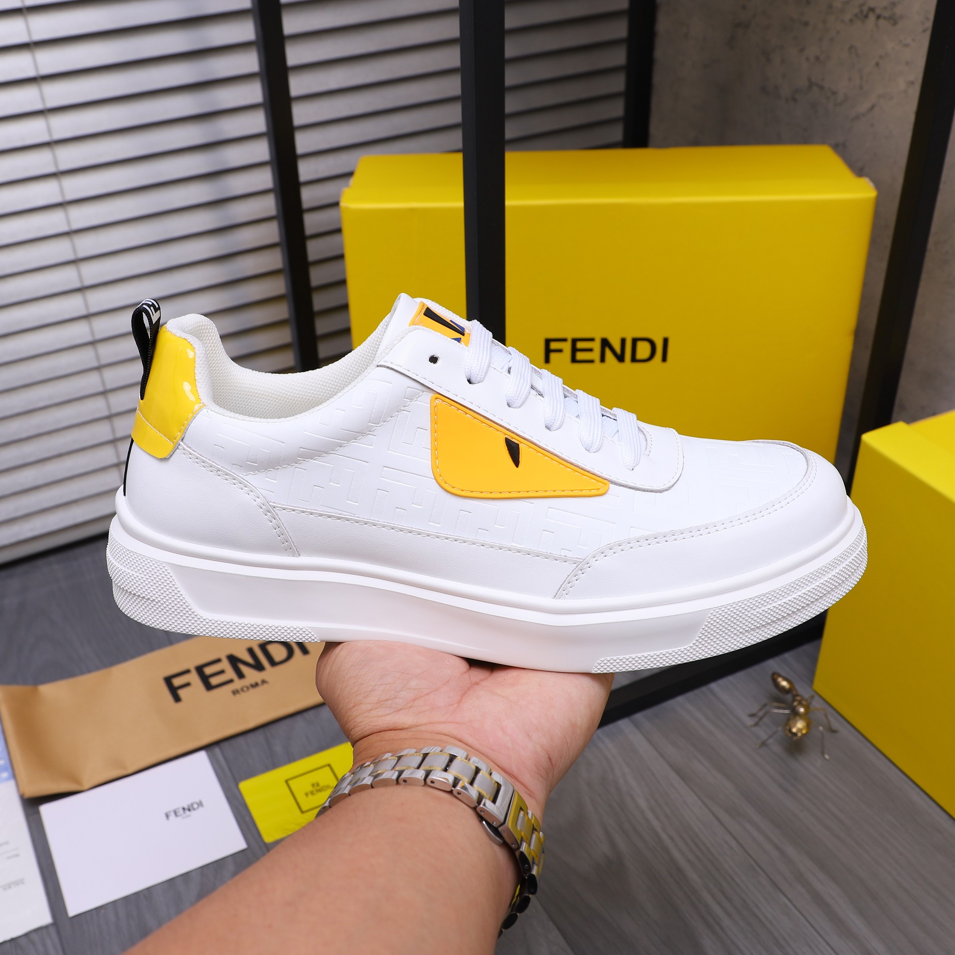 Fendi スニーカー メンズ