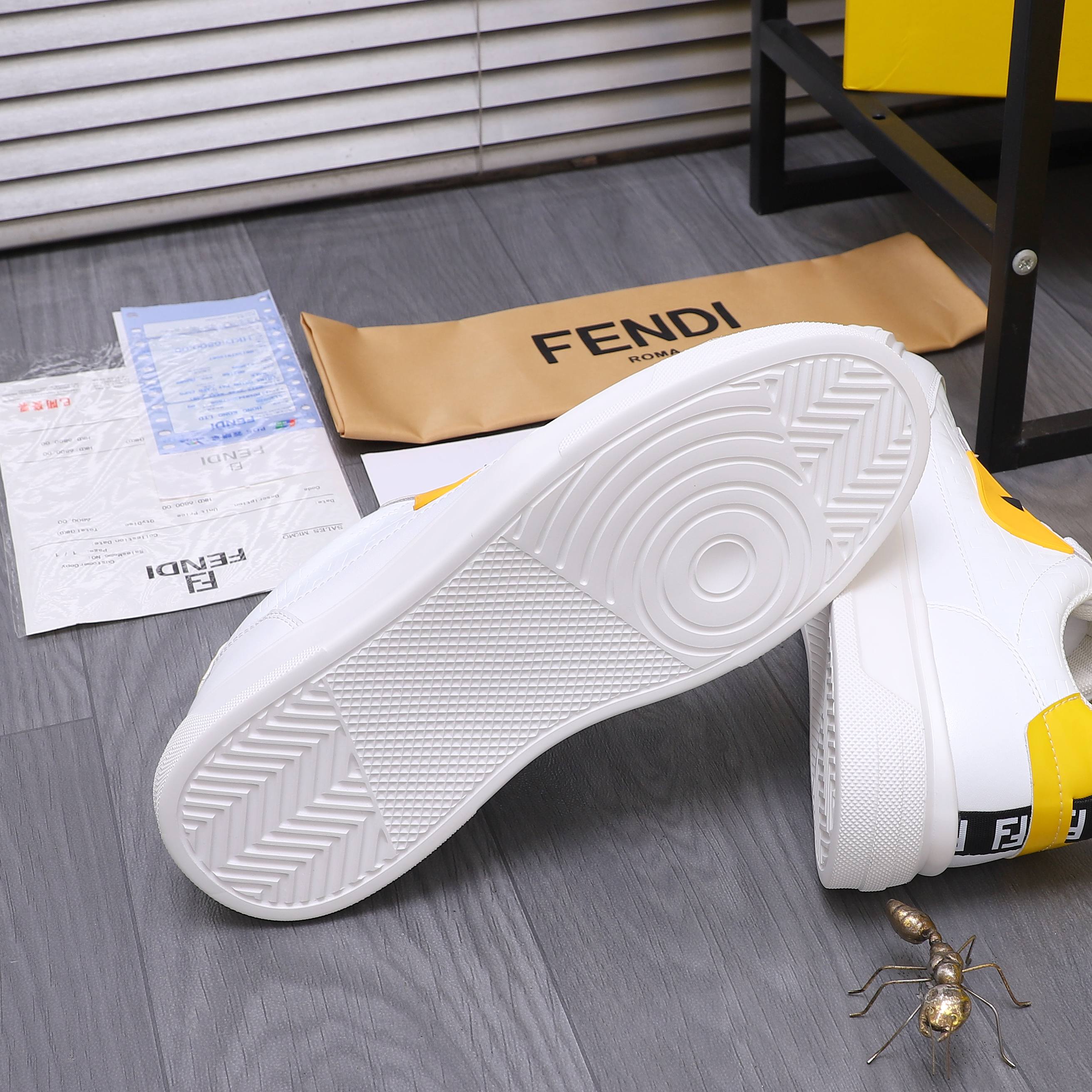 Fendi スニーカー メンズ