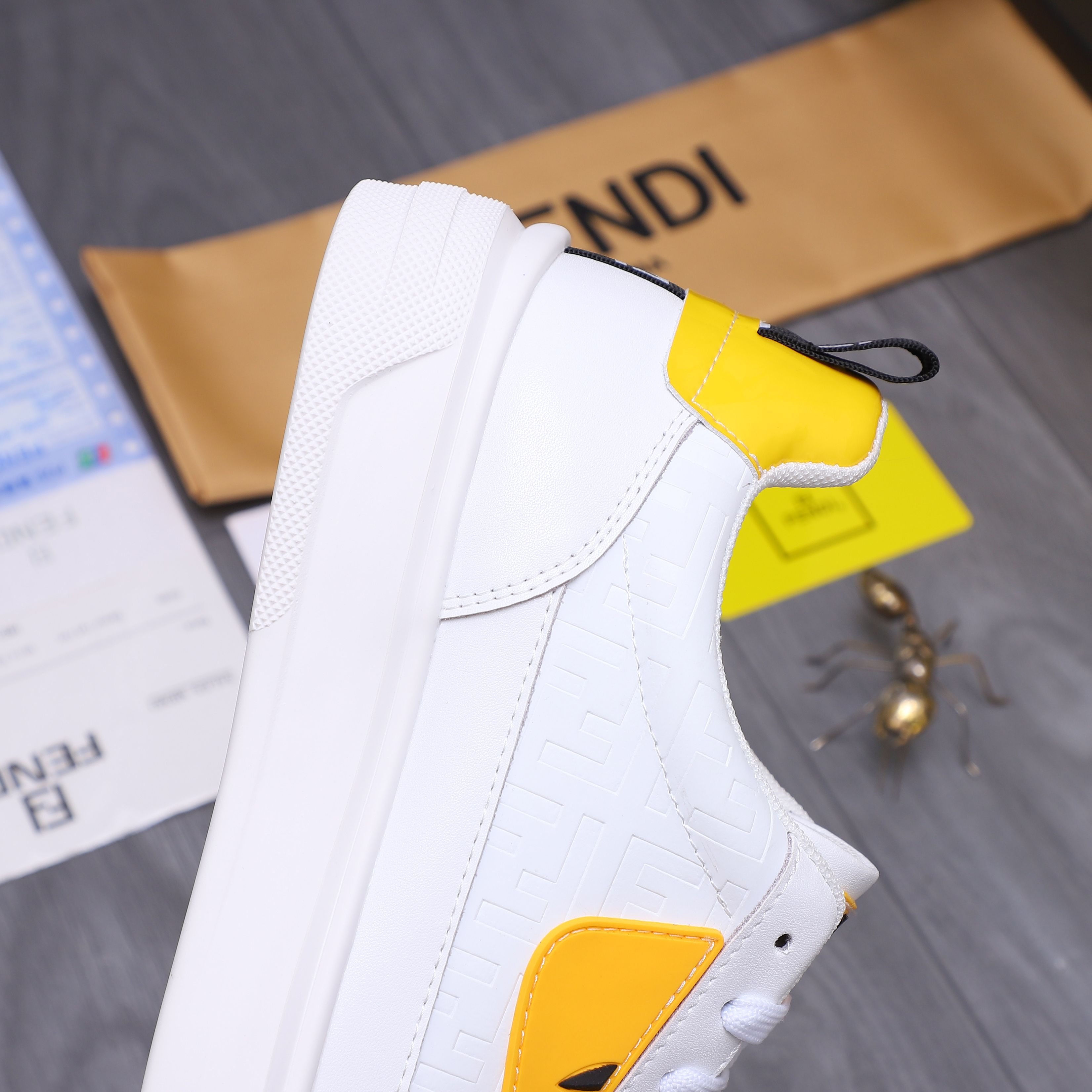 Fendi スニーカー メンズ