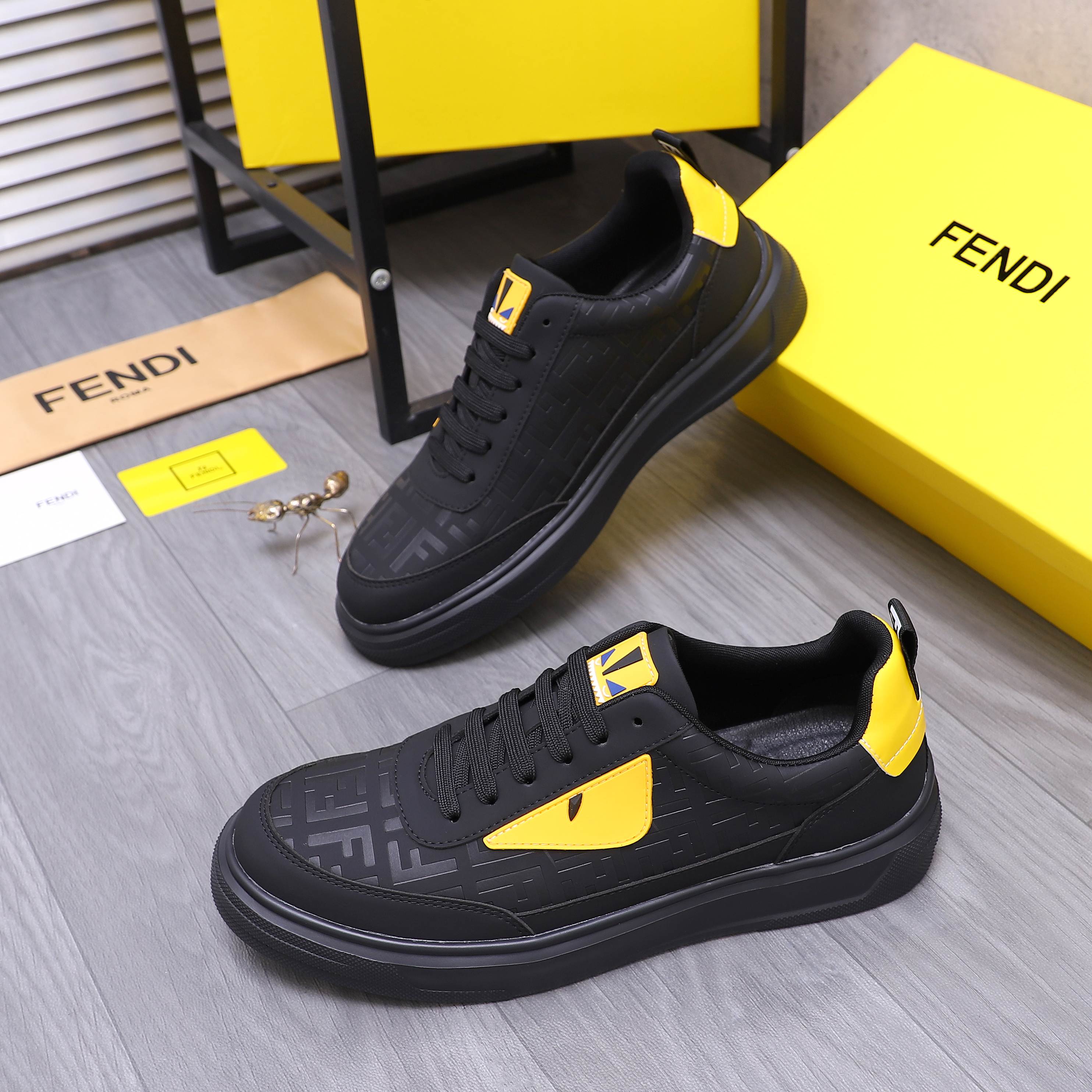 Fendi スニーカー メンズ