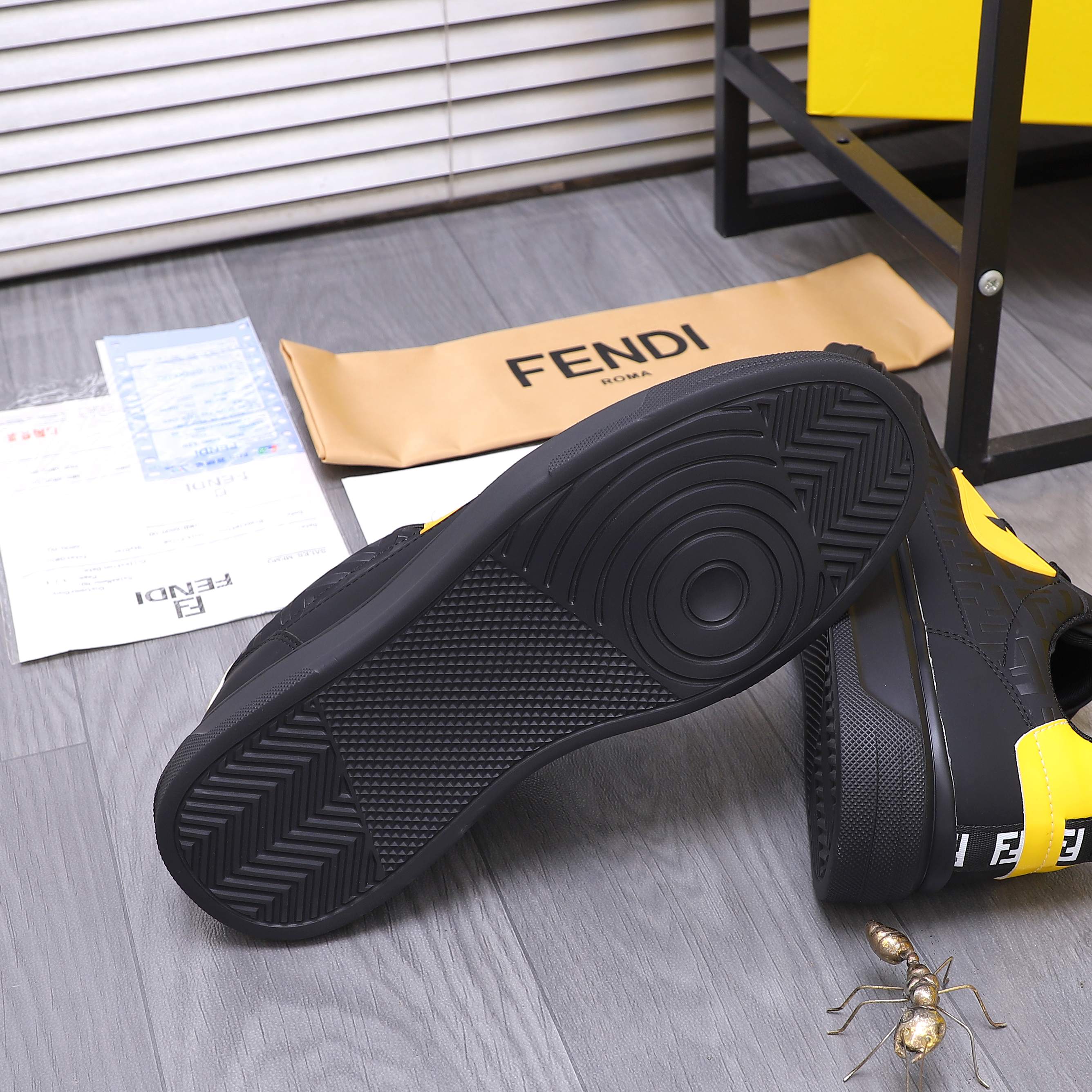 Fendi スニーカー メンズ