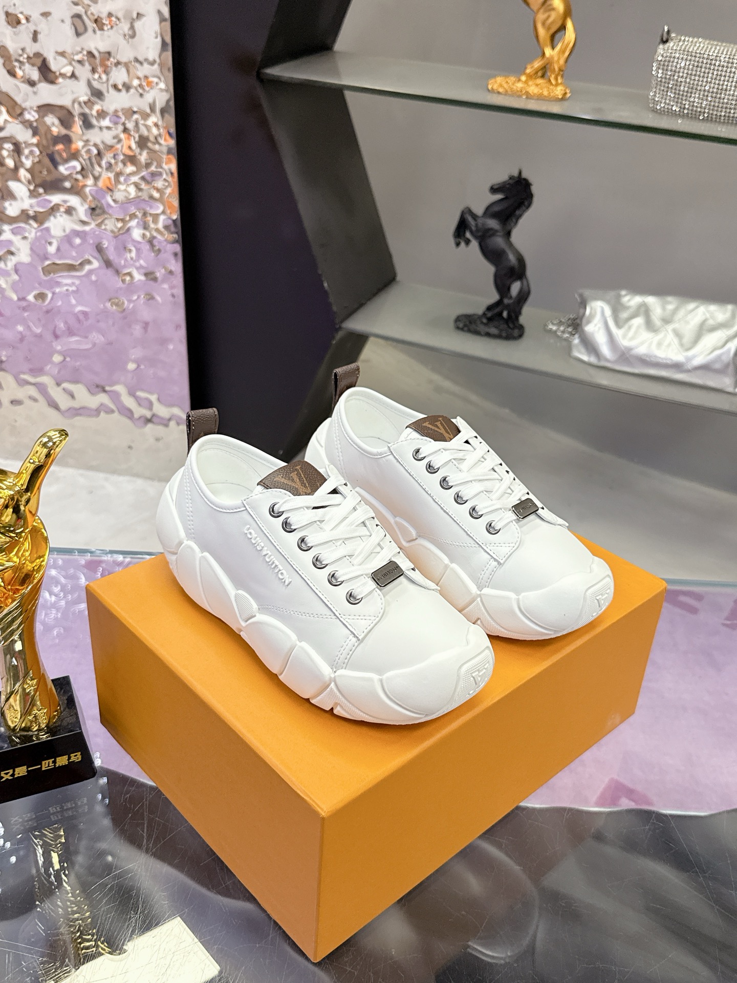 ルイ ヴィトン ( Louis Vuitton) 2025 レディース 靴  レザー  5cm厚底