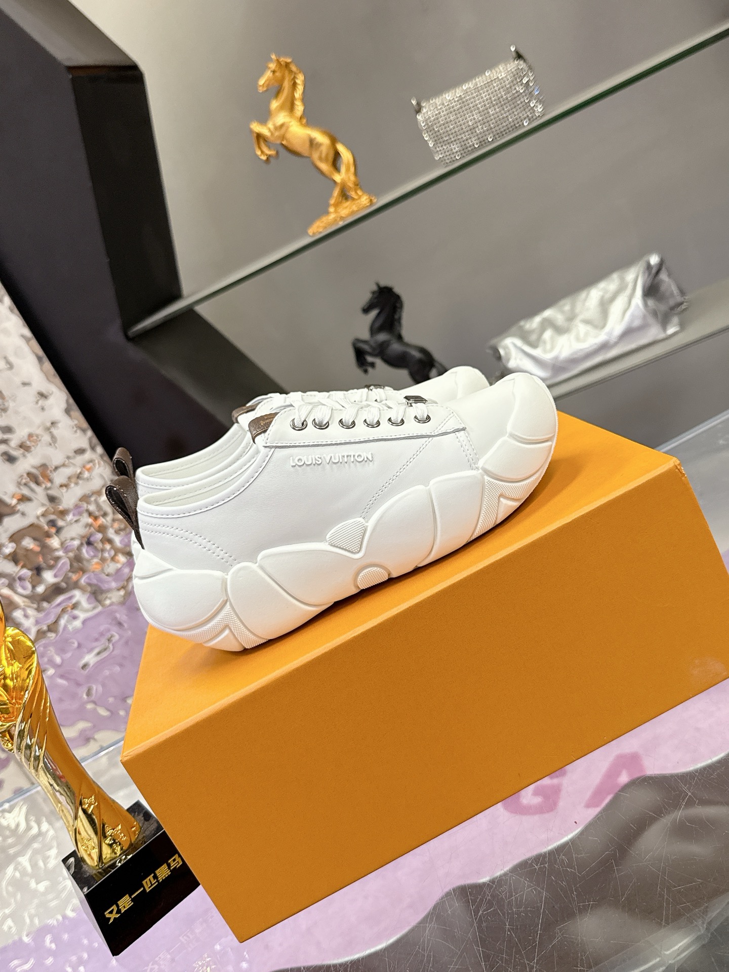 ルイ ヴィトン ( Louis Vuitton) 2025 レディース 靴  レザー  5cm厚底