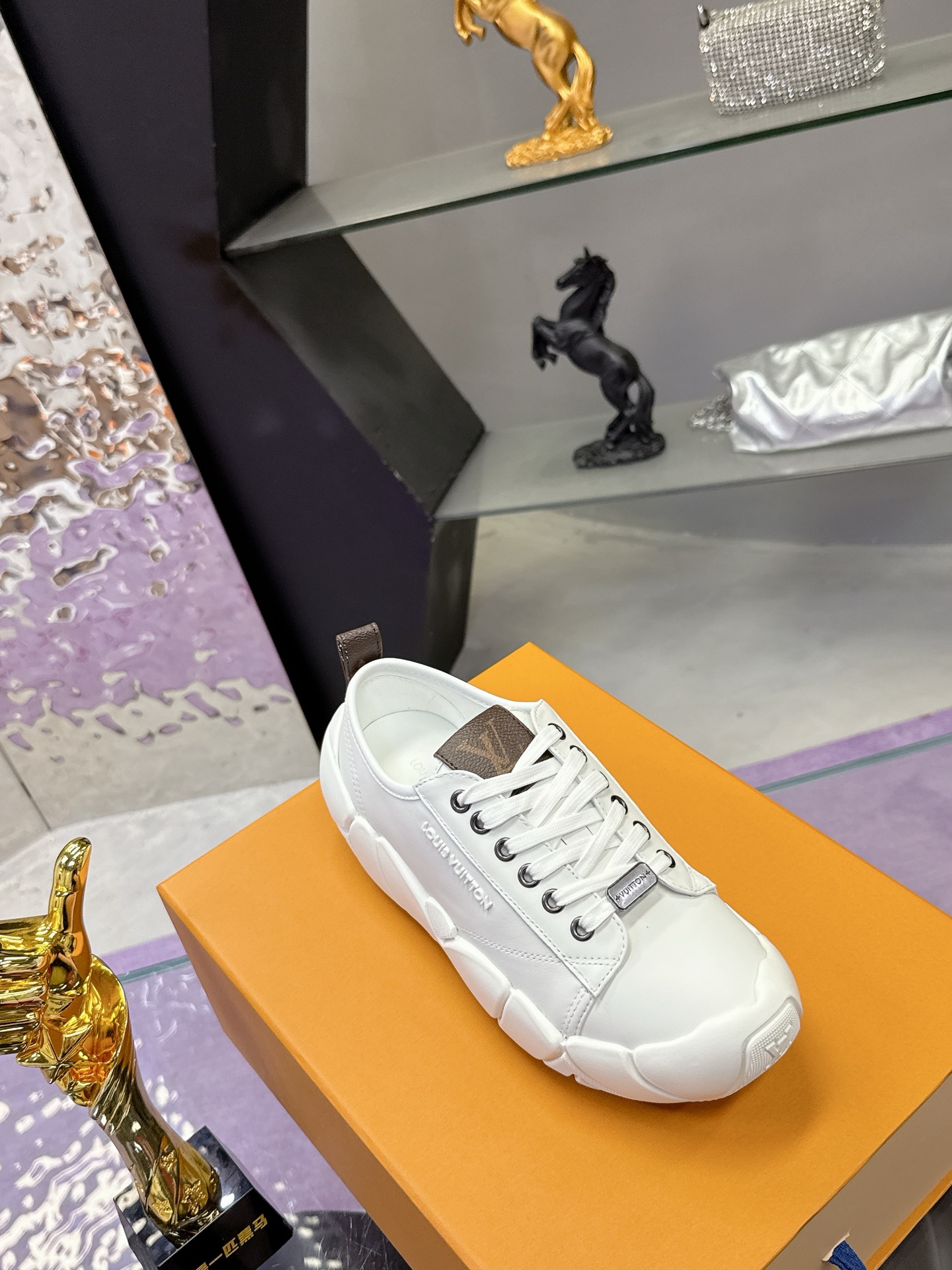 ルイ ヴィトン ( Louis Vuitton) 2025 レディース 靴  レザー  5cm厚底