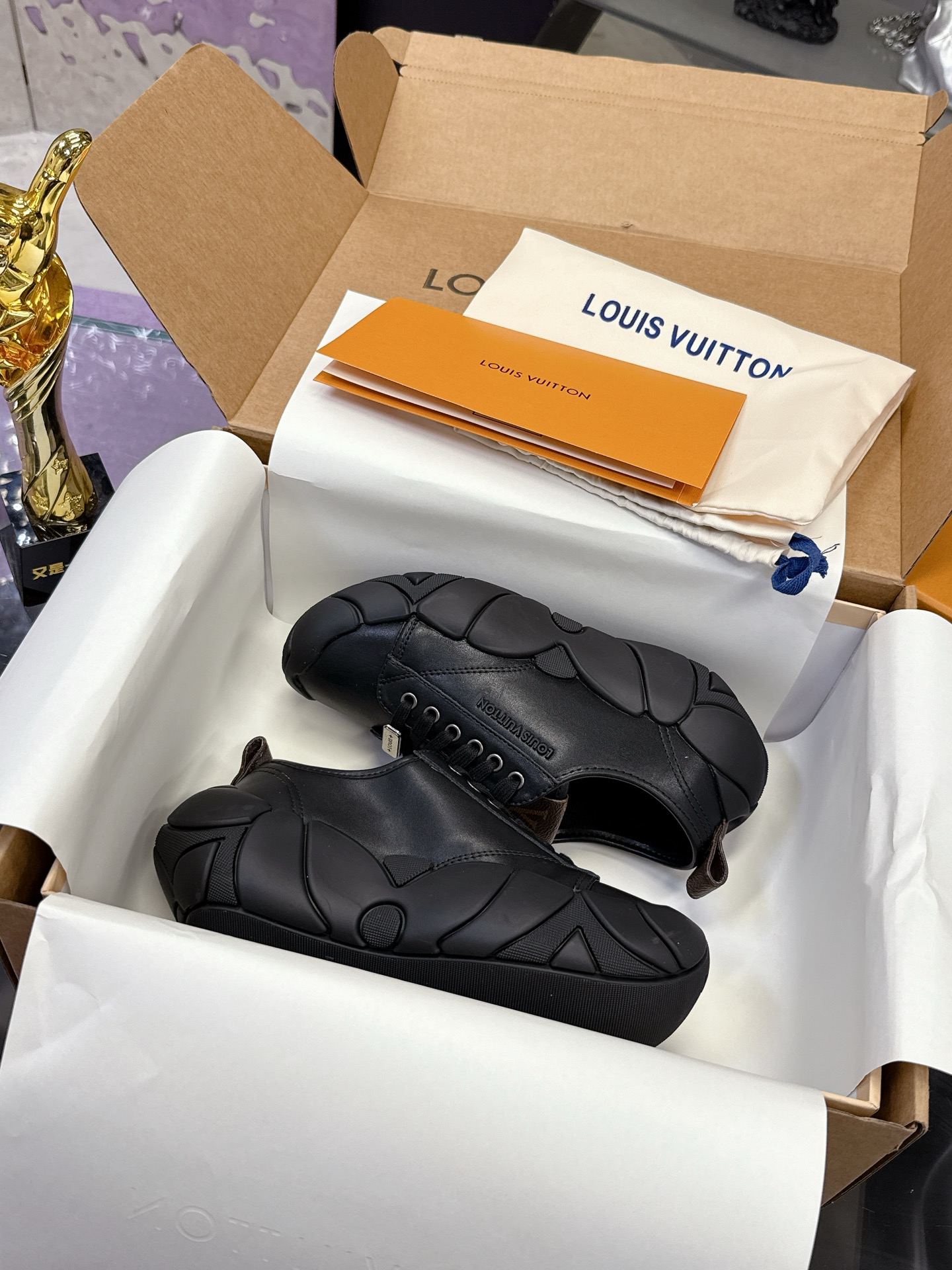 ルイ ヴィトン ( Louis Vuitton) 2025 レディース 靴  レザー  5cm厚底