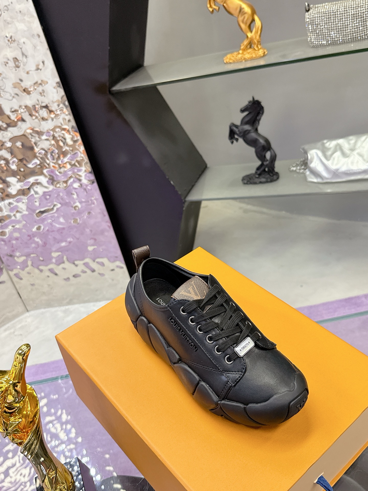 ルイ ヴィトン ( Louis Vuitton) 2025 レディース 靴  レザー  5cm厚底