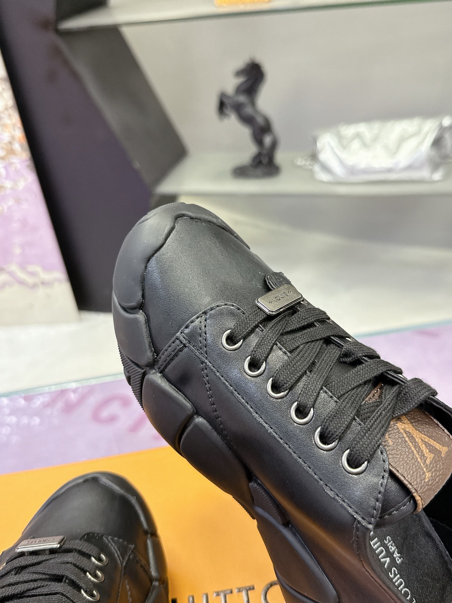 ルイ ヴィトン ( Louis Vuitton) 2025 レディース 靴  レザー  5cm厚底