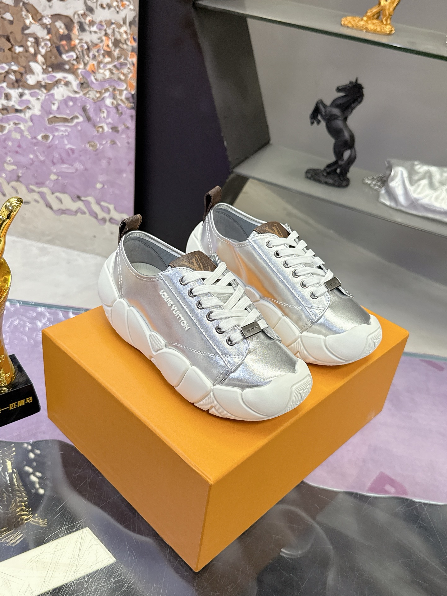 ルイ ヴィトン ( Louis Vuitton) 2025 レディース 靴  レザー  5cm厚底