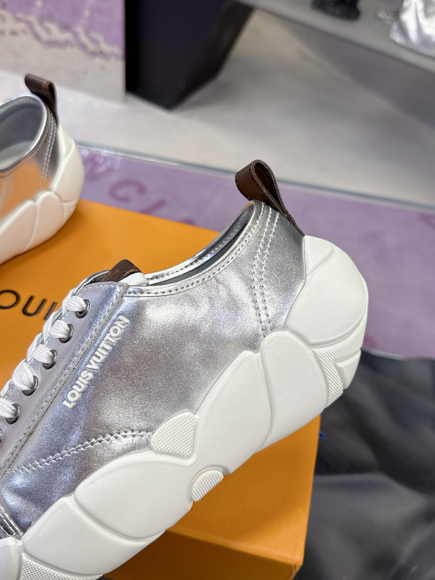ルイ ヴィトン ( Louis Vuitton) 2025 レディース 靴  レザー  5cm厚底