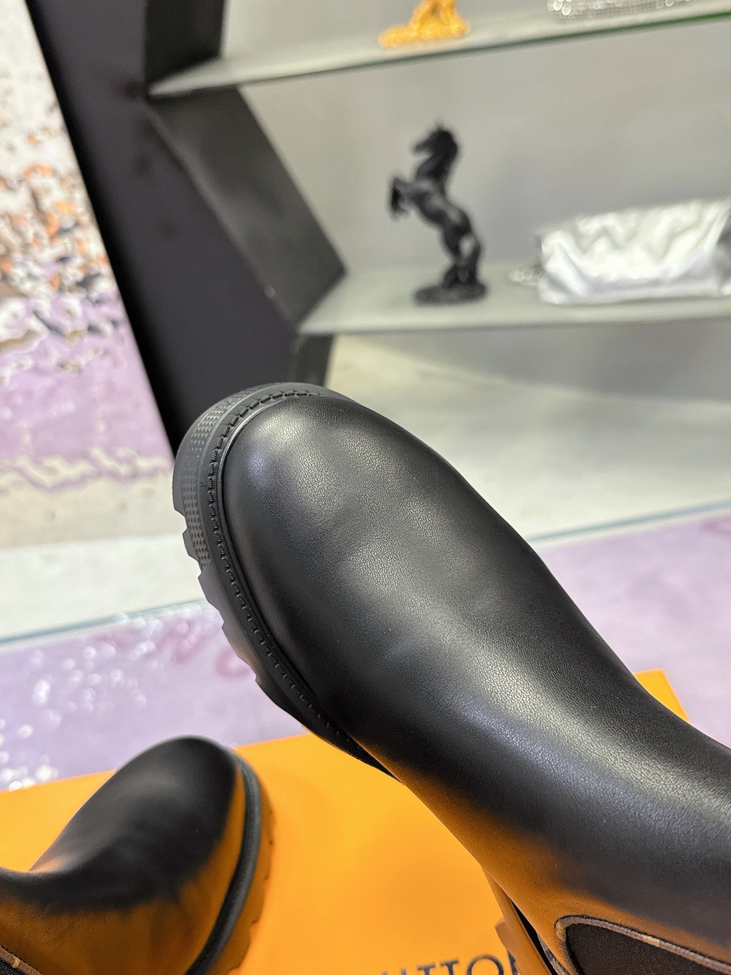 ルイ ヴィトン ( Louis Vuitton) 2025 レディース 靴  レザー