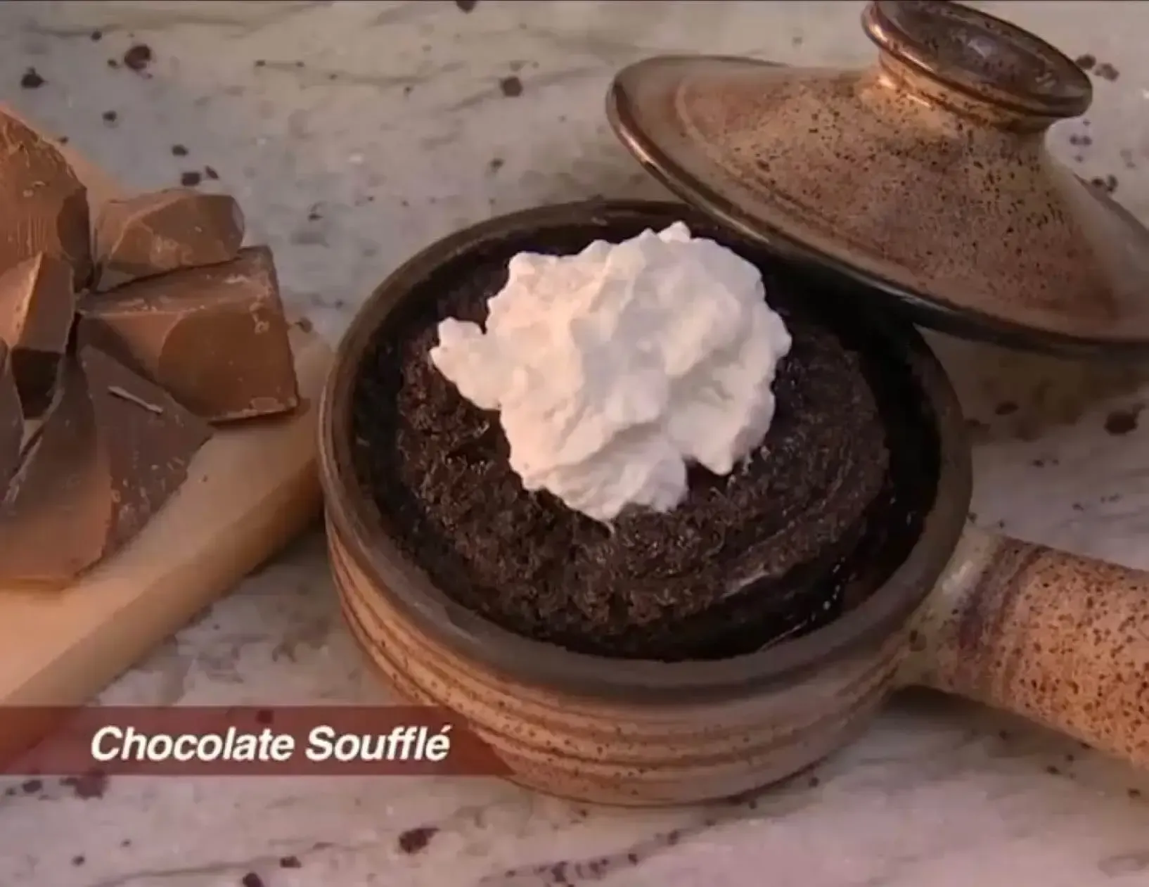 Everyday Microwave ceramic microwave cooking pot with recipe booklet