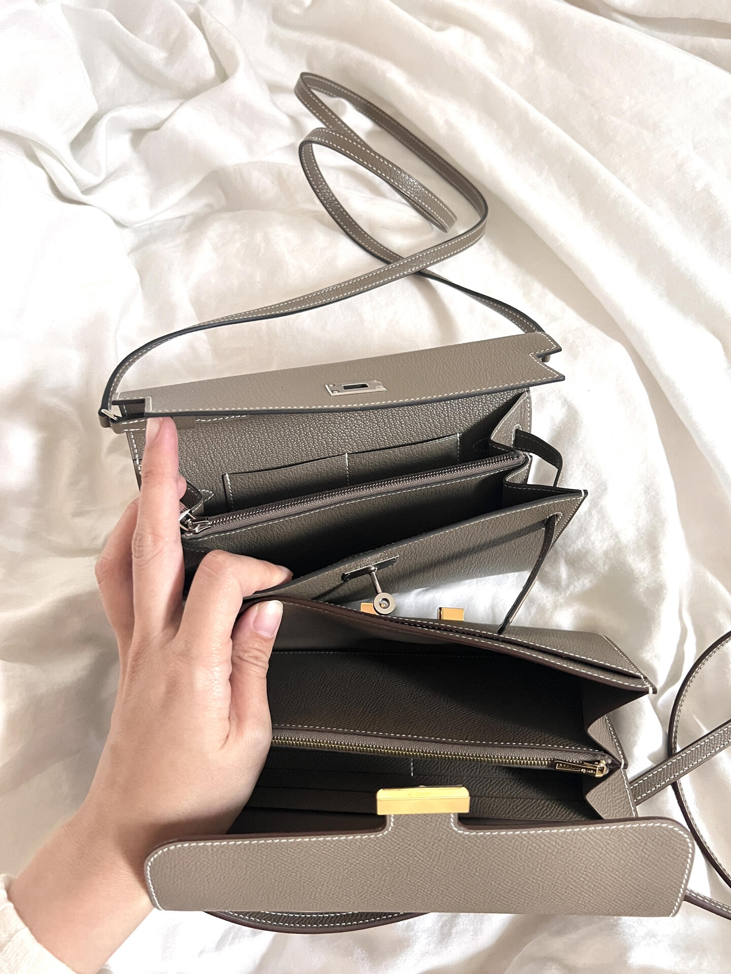 HERMES Constance Long To Go シルバーバックル エプソムレザー 財布 ハンドバッグ ショルダーバッグ 通常サイズ レディース Noir  （黒）