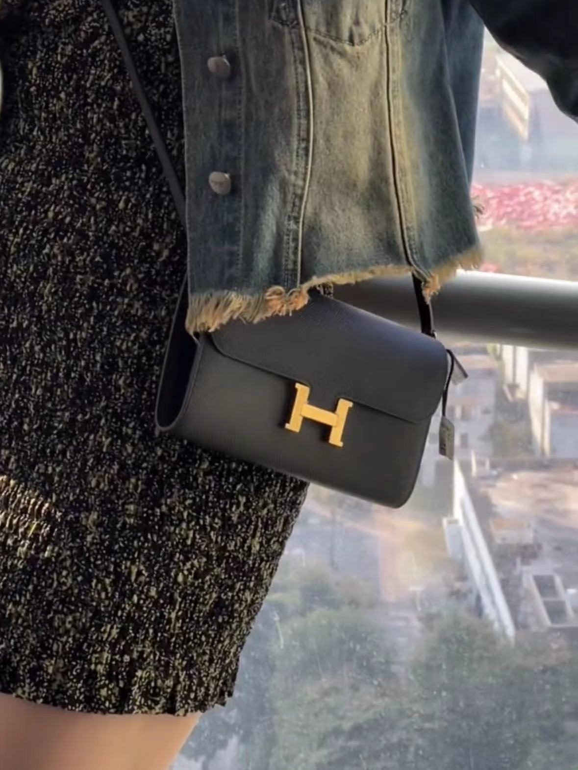 HERMES Constance Long To Go シルバーバックル エプソムレザー 財布 ハンドバッグ ショルダーバッグ 通常サイズ レディース Noir  （黒）