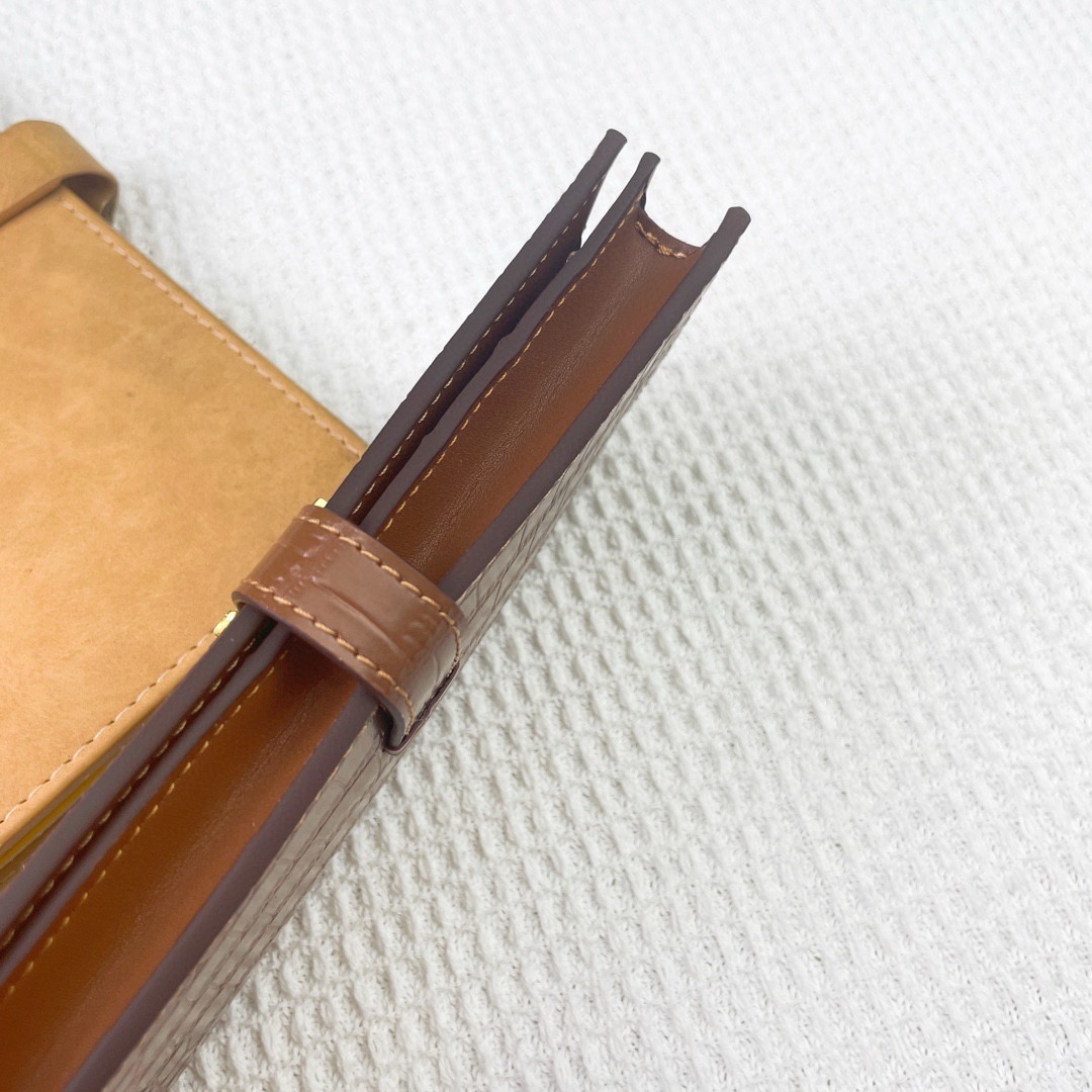 Hermes(エルメス)Constance財布とクラッチバッグ