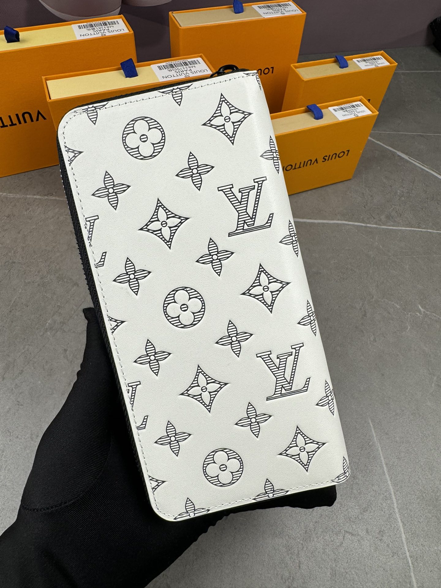 LV Louis Vuitton 新作財布です 29 zm 95521