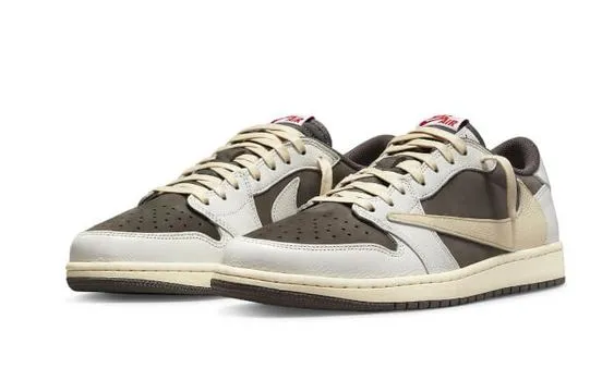 ★NIKE★送関込★激レア確定！世界が欲しがるプレミアムな逸足♪ TRAVIS SCOTT X AIR JORDAN 1 LOW OG