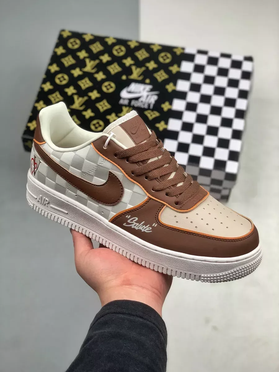 【新商品発売】【今年の新商品】nike louis vuitton× ナイキ エアフォース 1 ストライブ フォー グレートネス dc8877 200 【本物保証】【代金引換】