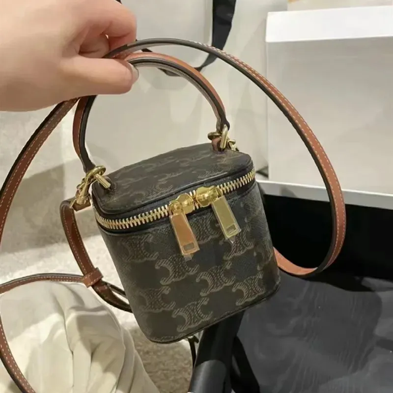新作 CELINE バケツバッグ ミニカメラバッグ