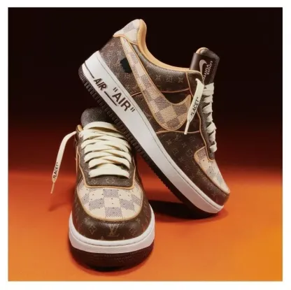 【LOUIS VUITTON X NIKE】コラボ AIR FORCE 1 LOW &amp; PILOT CASE