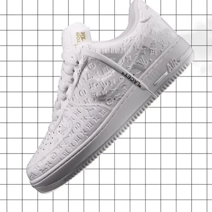 【新商品発売】【今年の新商品】LOUISVUITTONXナイキエアフォース1 ホワイト【本物保証】【代金引換】